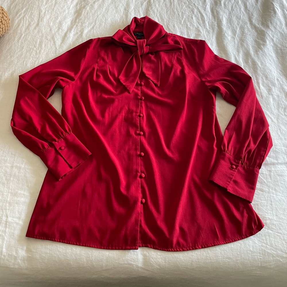 Banana Republic red bow button up Blouse